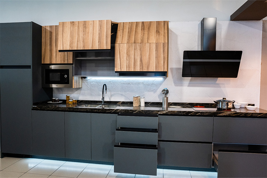 Azules o verdes profundos