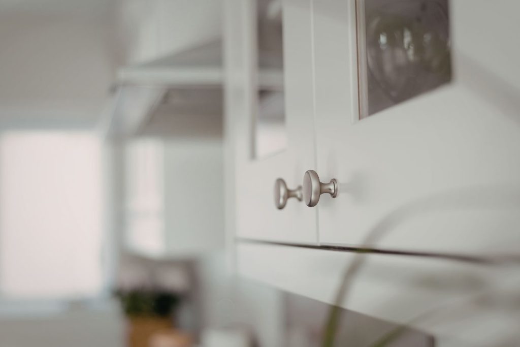 Tendencias en accesorios y tiradores: cómo los pequeños detalles marcan la diferencia